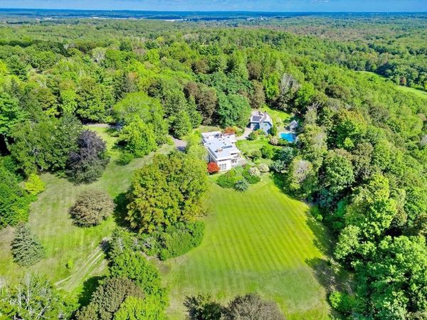 23 Bedford Rd, Lincoln, MA 01773