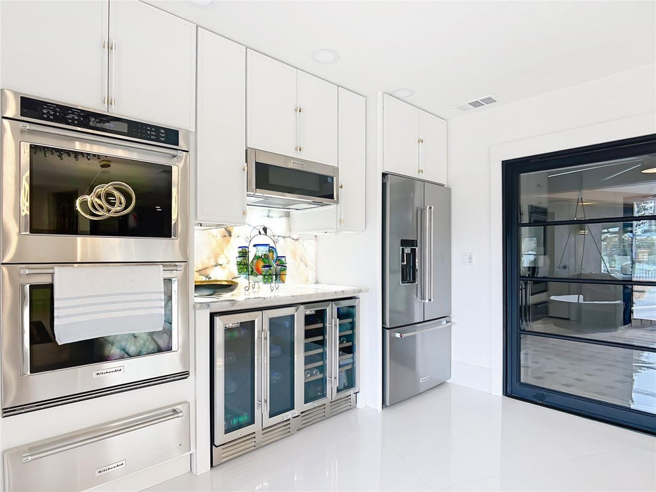 823 SW Kings Bay Drive, Crystal River, FL 34429 Photo