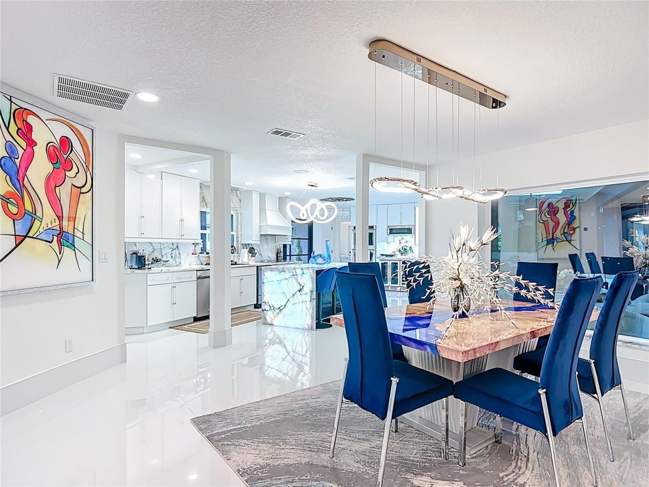 823 SW Kings Bay Drive, Crystal River, FL 34429 Photo