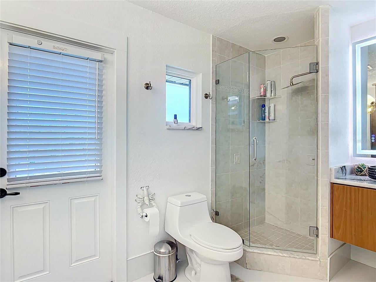 823 SW Kings Bay Drive, Crystal River, FL 34429 Photo