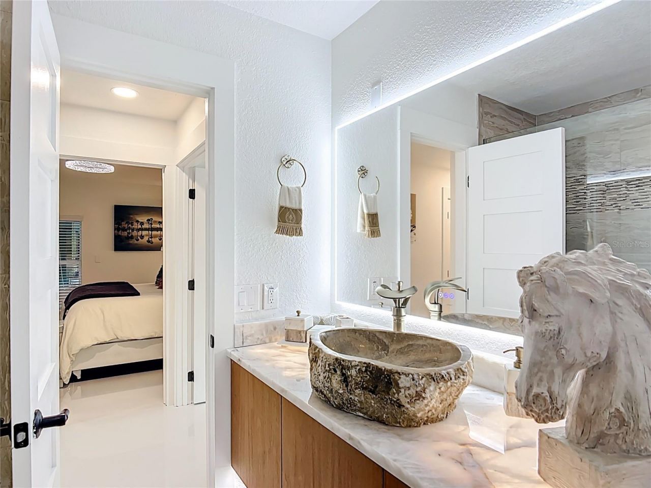 823 SW Kings Bay Drive, Crystal River, FL 34429 Photo