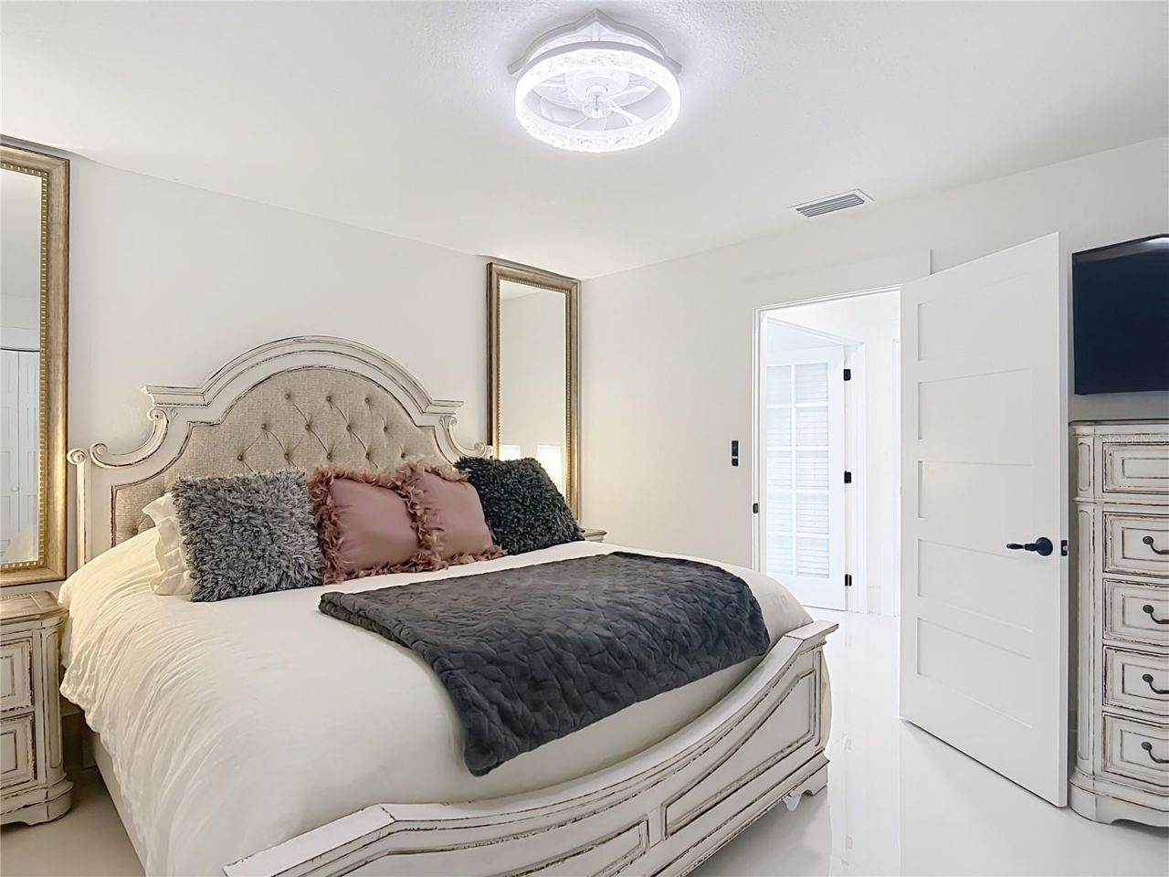 823 SW Kings Bay Drive, Crystal River, FL 34429 Photo