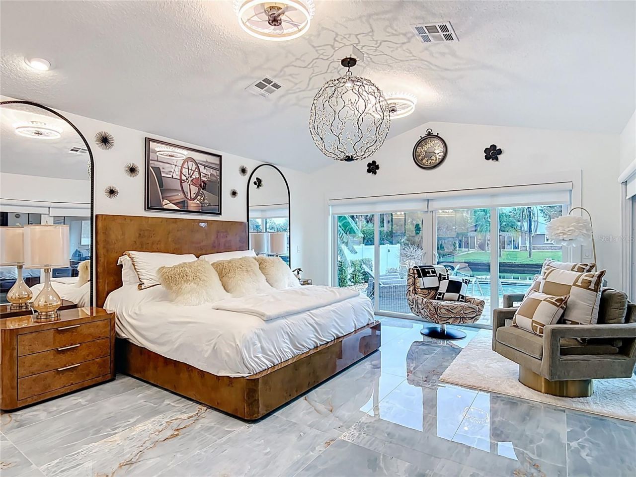 823 SW Kings Bay Drive, Crystal River, FL 34429 Photo