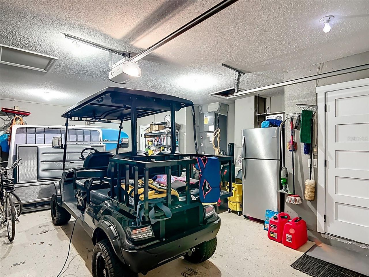 823 SW Kings Bay Drive, Crystal River, FL 34429 Photo