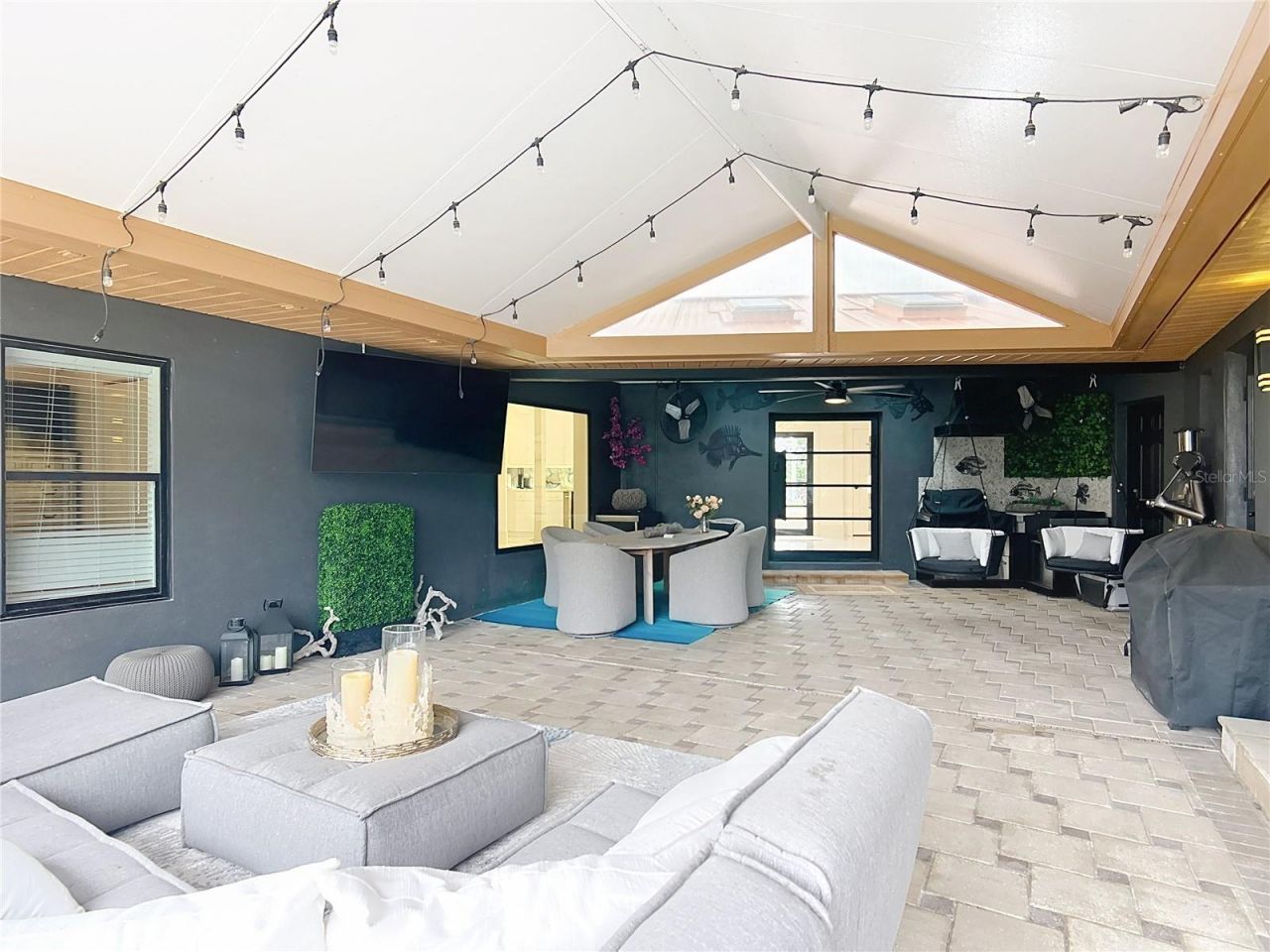 823 SW Kings Bay Drive, Crystal River, FL 34429 Photo