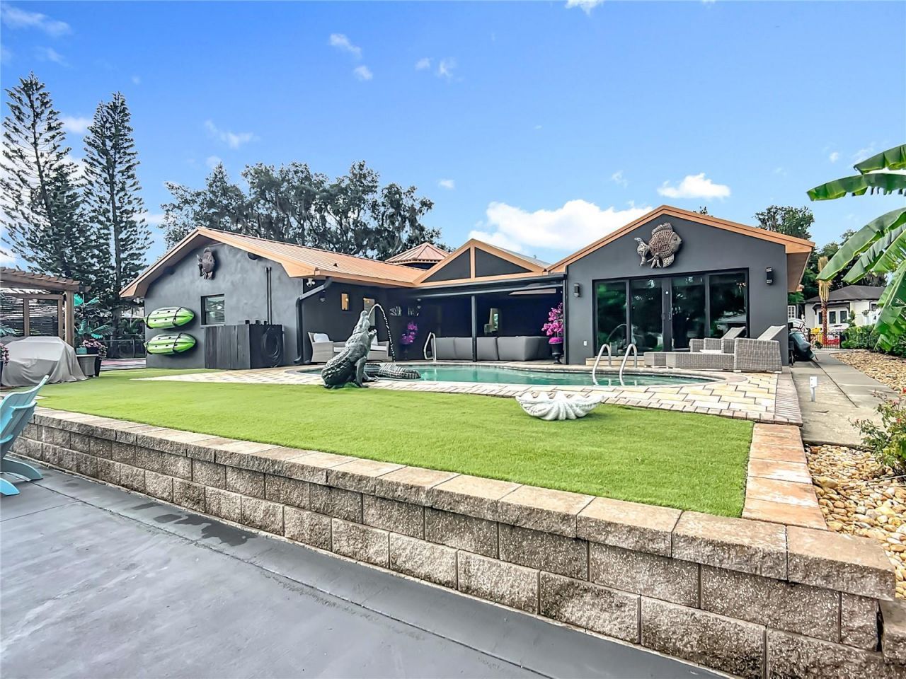 823 SW Kings Bay Drive, Crystal River, FL 34429 Photo