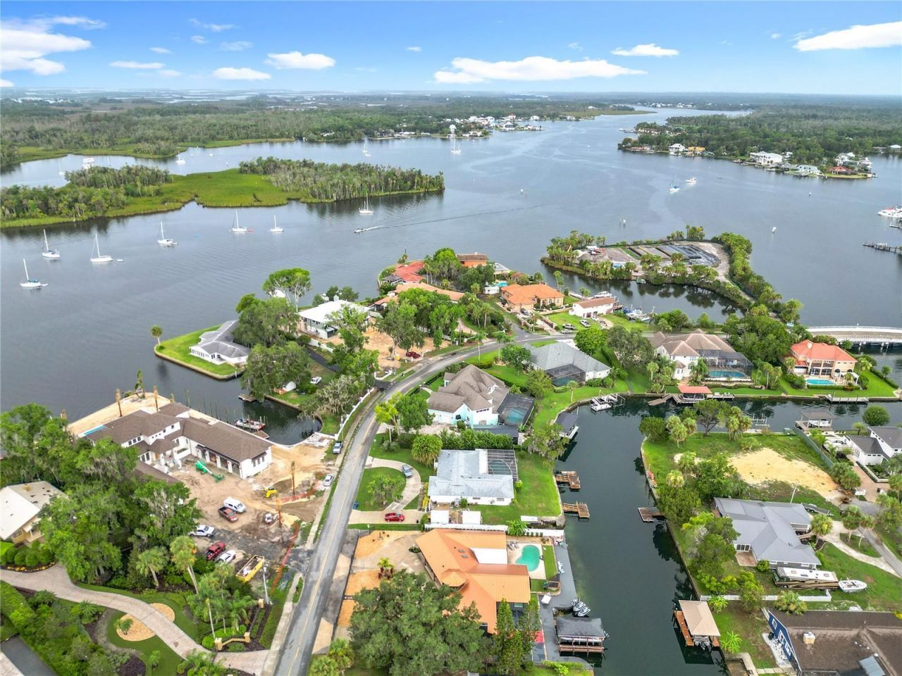 823 SW Kings Bay Drive, Crystal River, FL 34429 Photo