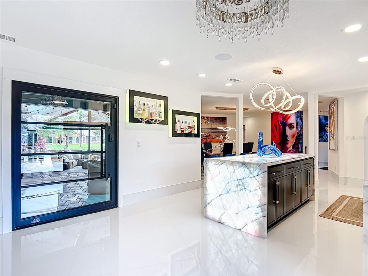 823 SW Kings Bay Drive, Crystal River, FL 34429 Photo