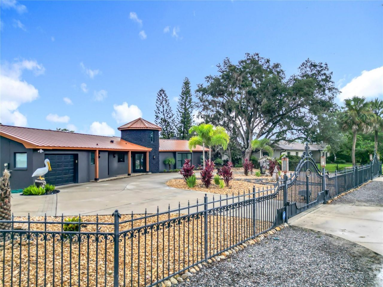 823 SW Kings Bay Drive, Crystal River, FL 34429 Photo