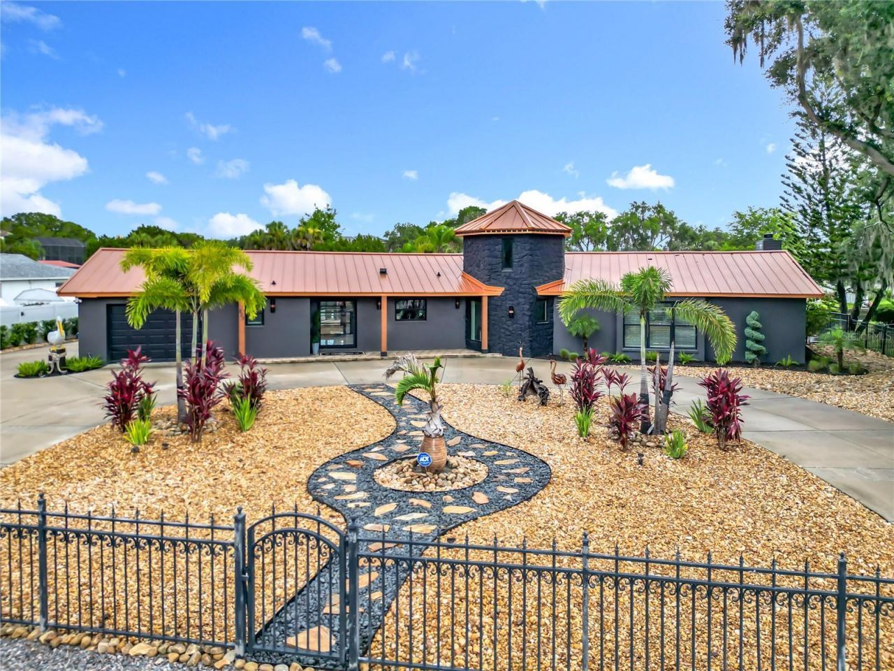 823 SW Kings Bay Drive, Crystal River, FL 34429 Photo