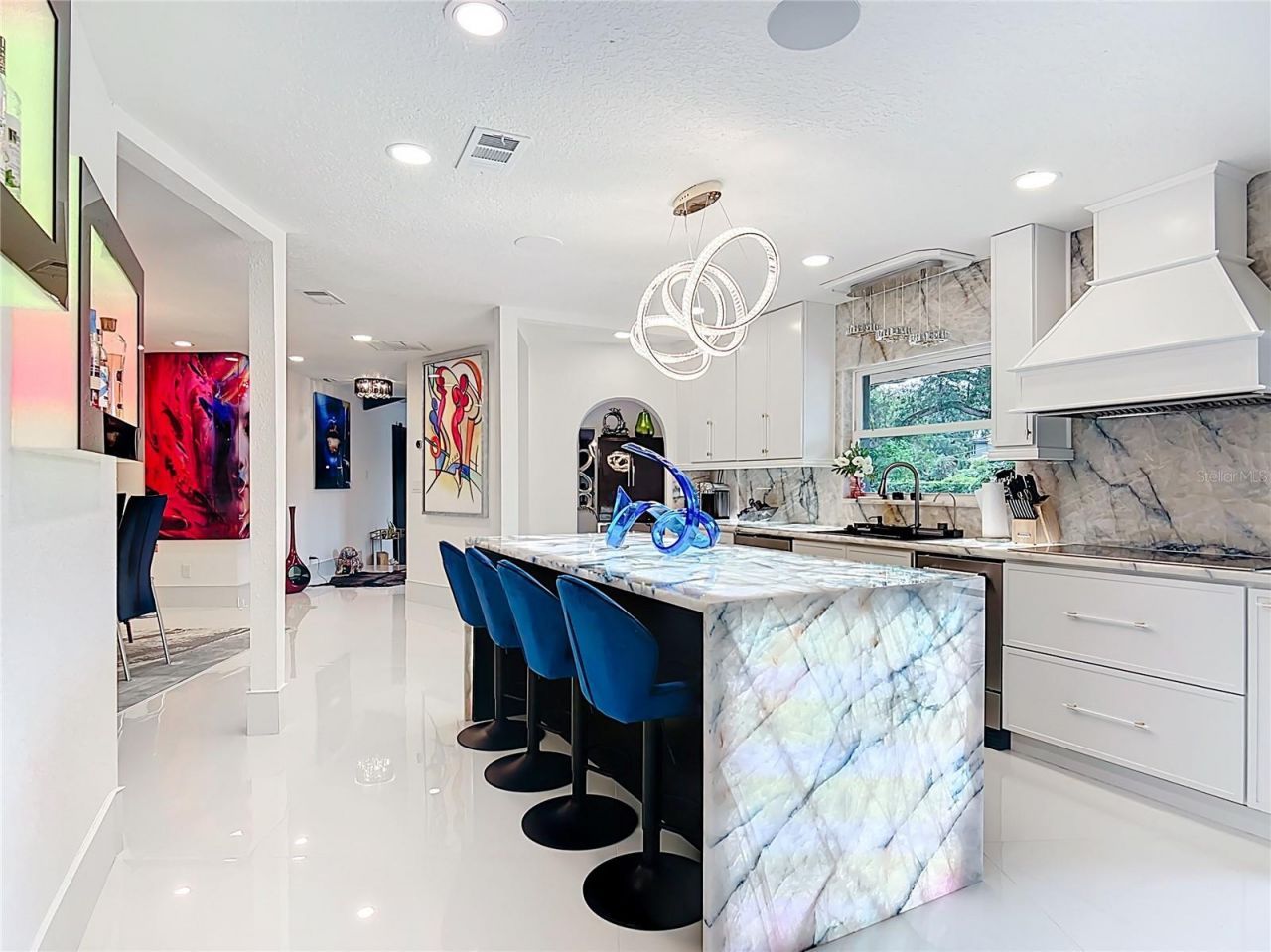 823 SW Kings Bay Drive, Crystal River, FL 34429 Photo