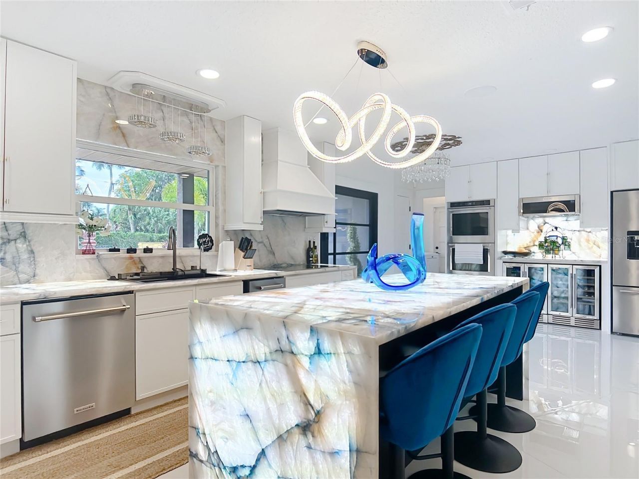 823 SW Kings Bay Drive, Crystal River, FL 34429 Photo