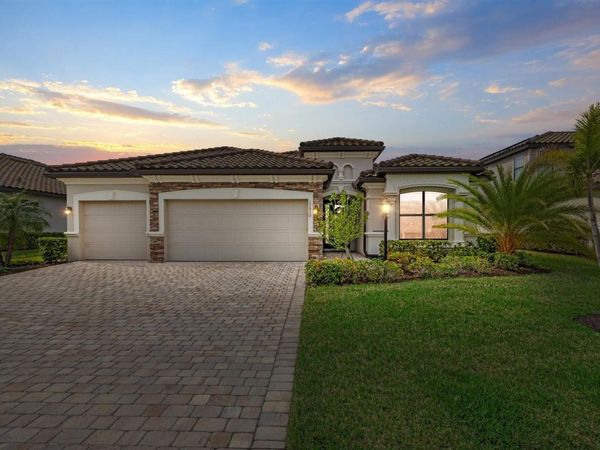 17610 POLO TRAIL, LAKEWOOD RANCH, FL 34211