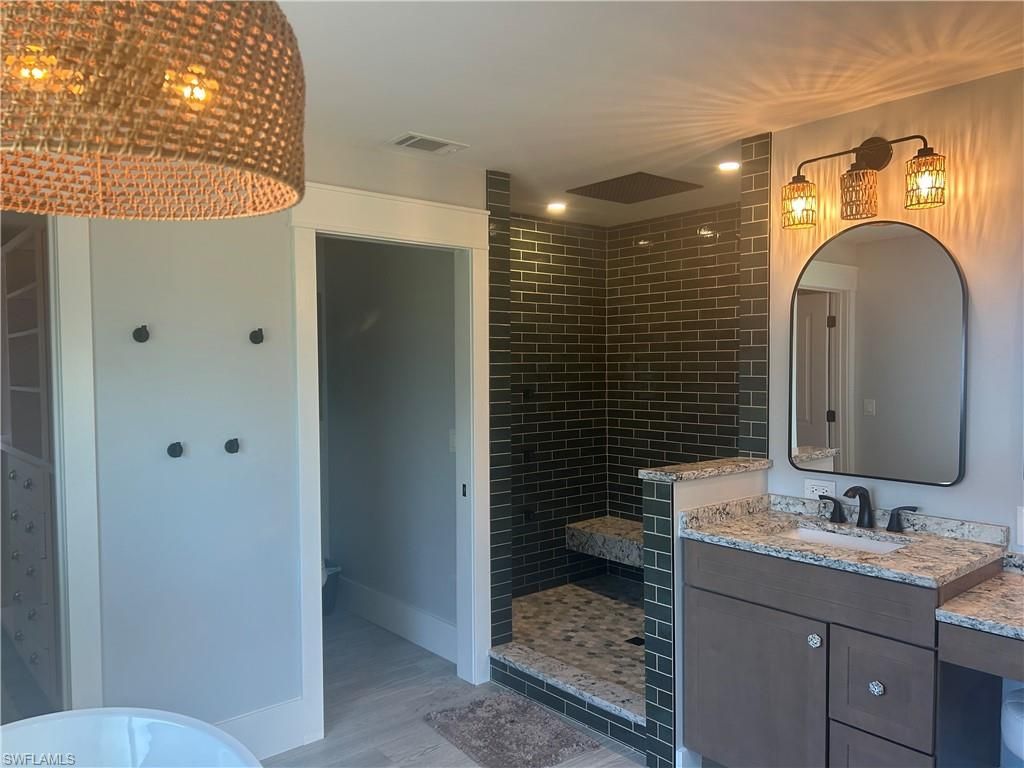 2560 Rose Ave, Saint James City, FL 33956 Photo