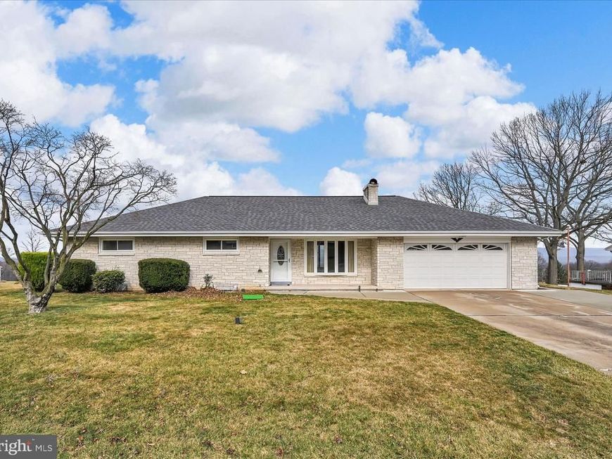 263 Eisenhower Road, Palmyra, PA 17078 Main Photo