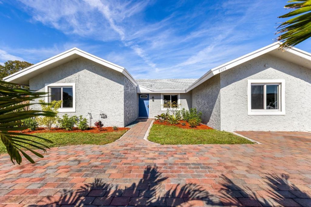 8209 SW 12th Street, North Lauderdale, FL 33068 Photo