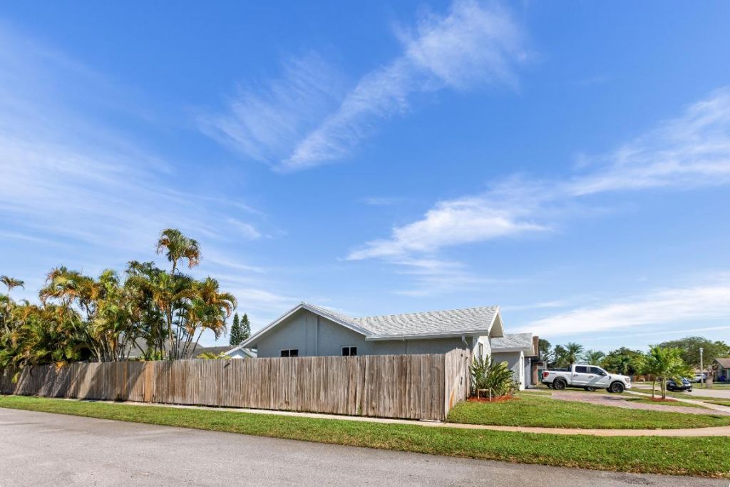 8209 SW 12th Street, North Lauderdale, FL 33068 Photo