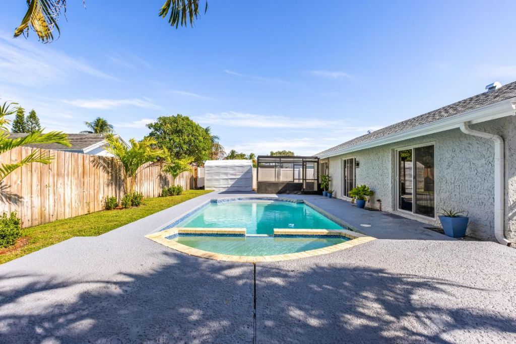 8209 SW 12th Street, North Lauderdale, FL 33068 Photo