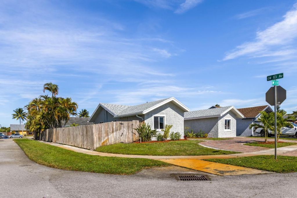 8209 SW 12th Street, North Lauderdale, FL 33068 Photo