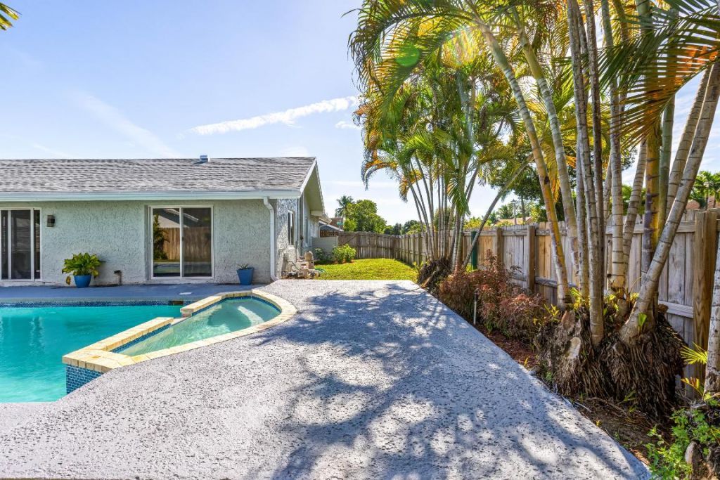 8209 SW 12th Street, North Lauderdale, FL 33068 Photo