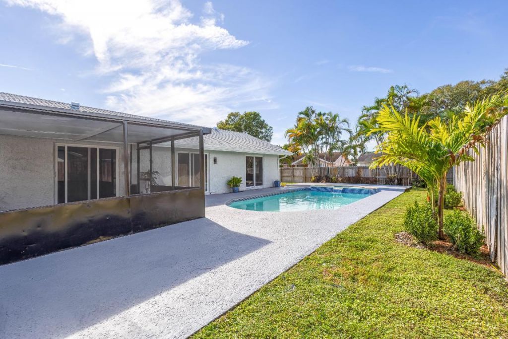 8209 SW 12th Street, North Lauderdale, FL 33068 Photo