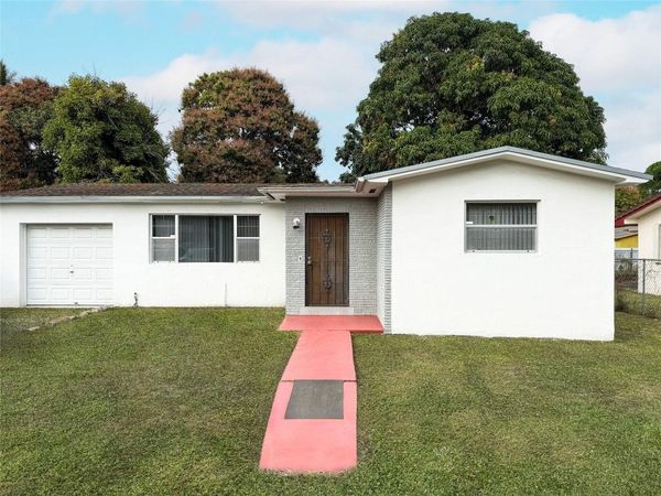 341 NE 164th St, Miami, FL 33162