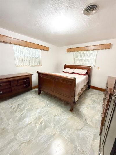 341 NE 164th Street, Miami, FL 33162 Photo