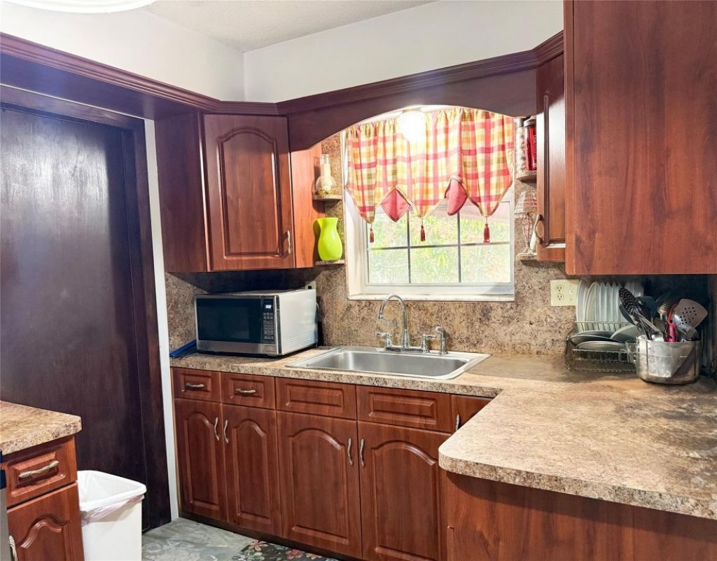 341 NE 164th Street, Miami, FL 33162 Photo