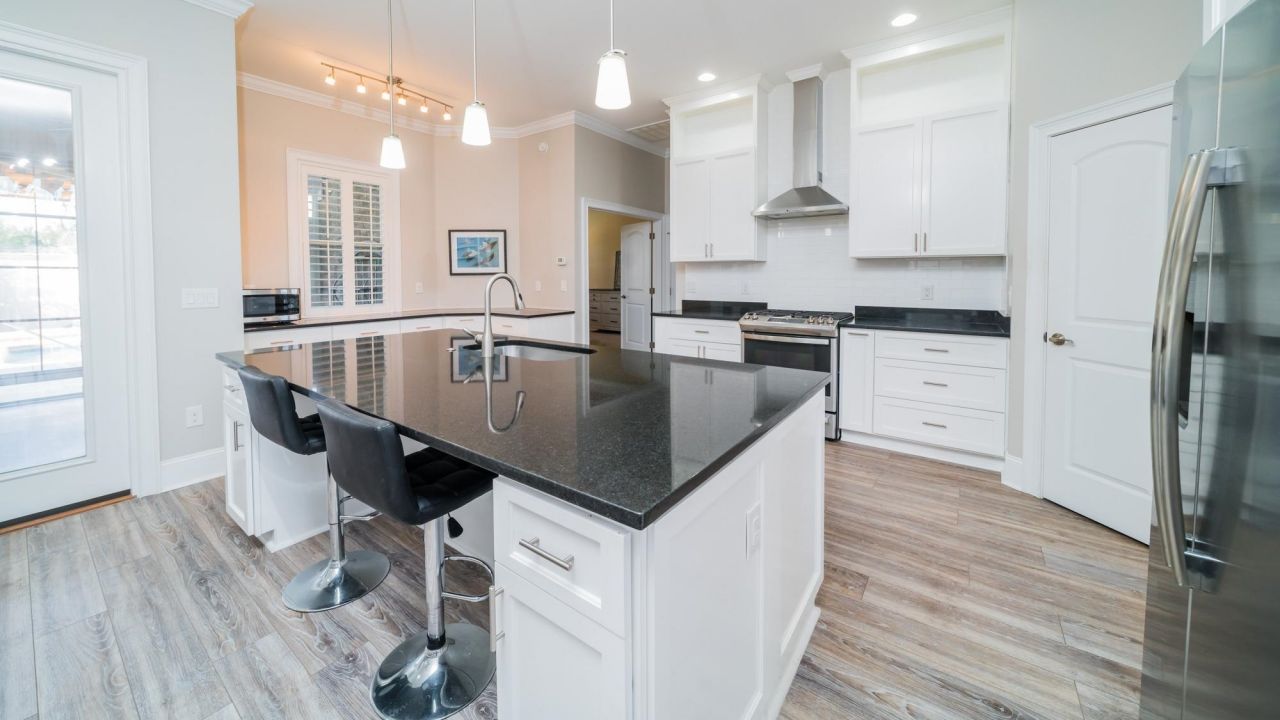 421 Waterfall Circle Photo 10