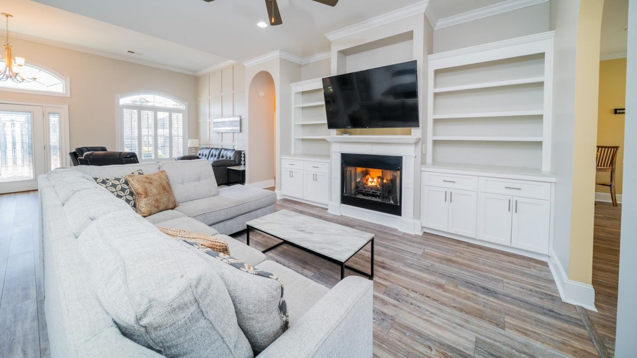 421 Waterfall Circle Photo 13