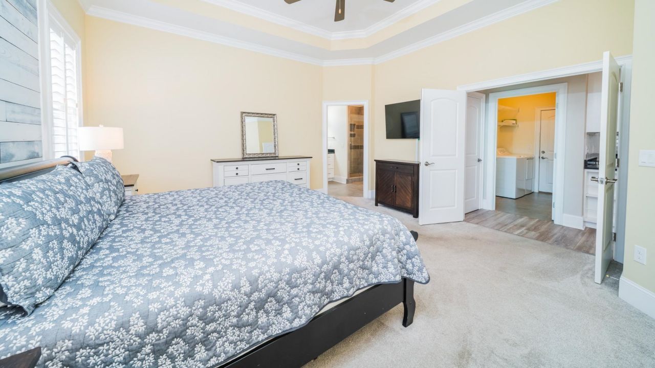 421 Waterfall Circle Photo 17