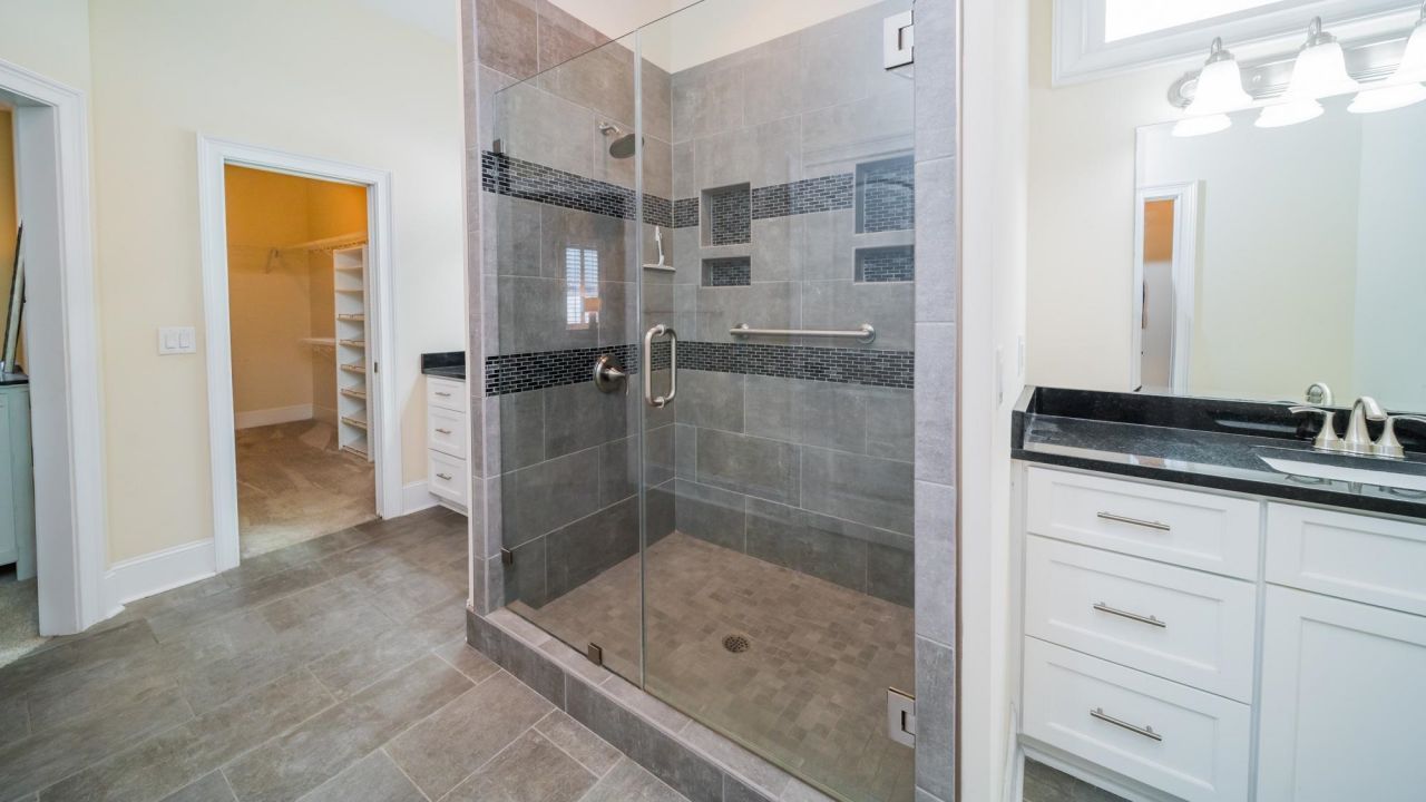 421 Waterfall Circle Photo 19