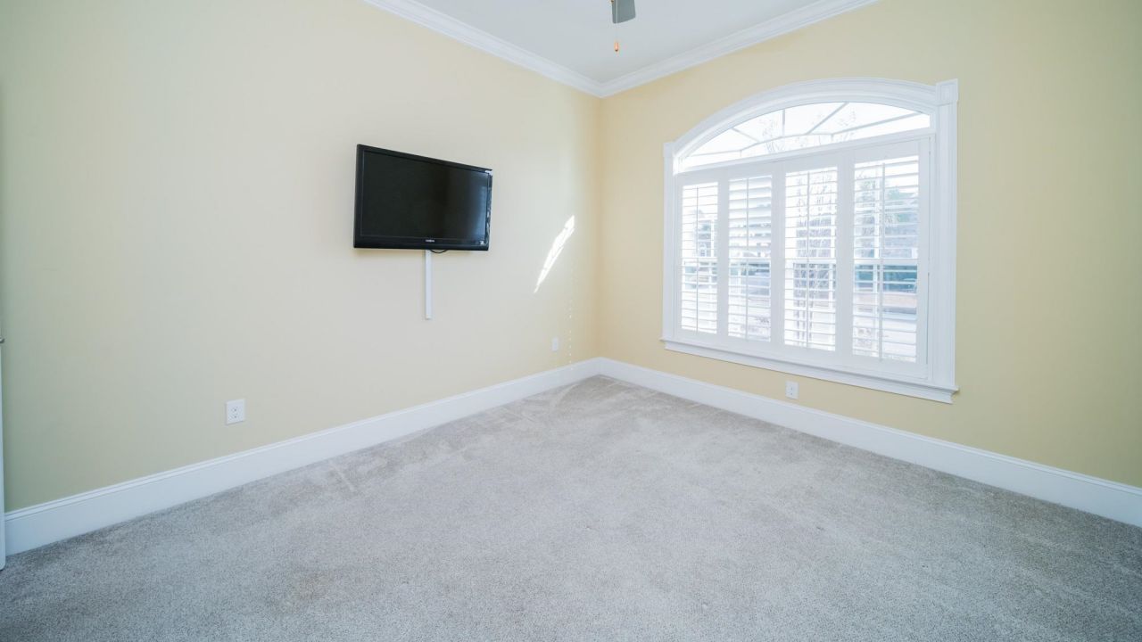 421 Waterfall Circle Photo 22