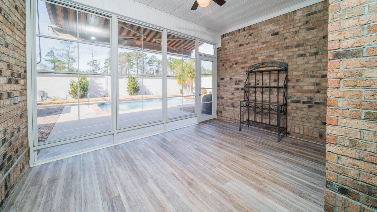 421 Waterfall Circle Photo 26