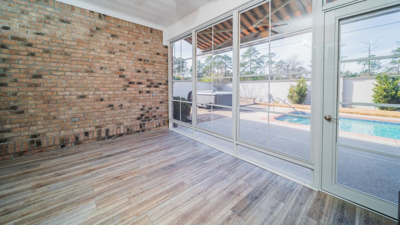 421 Waterfall Circle Photo 27