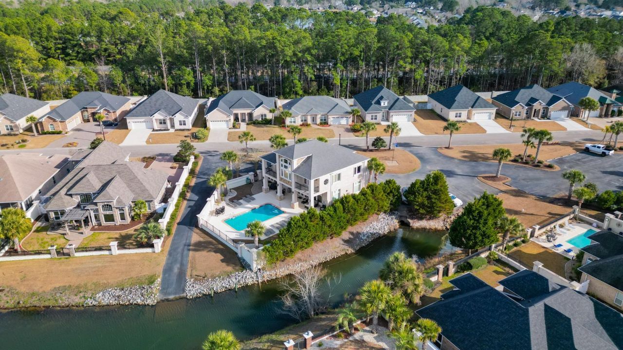 421 Waterfall Circle Photo 32