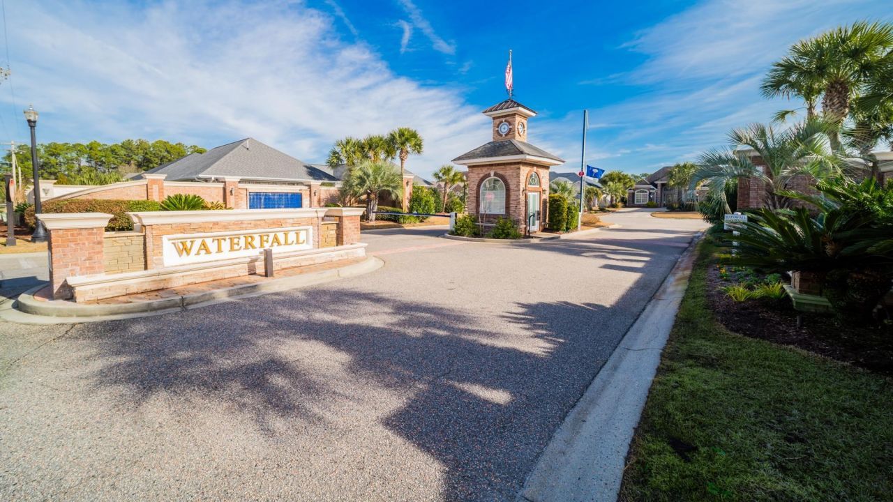 421 Waterfall Circle Photo 40