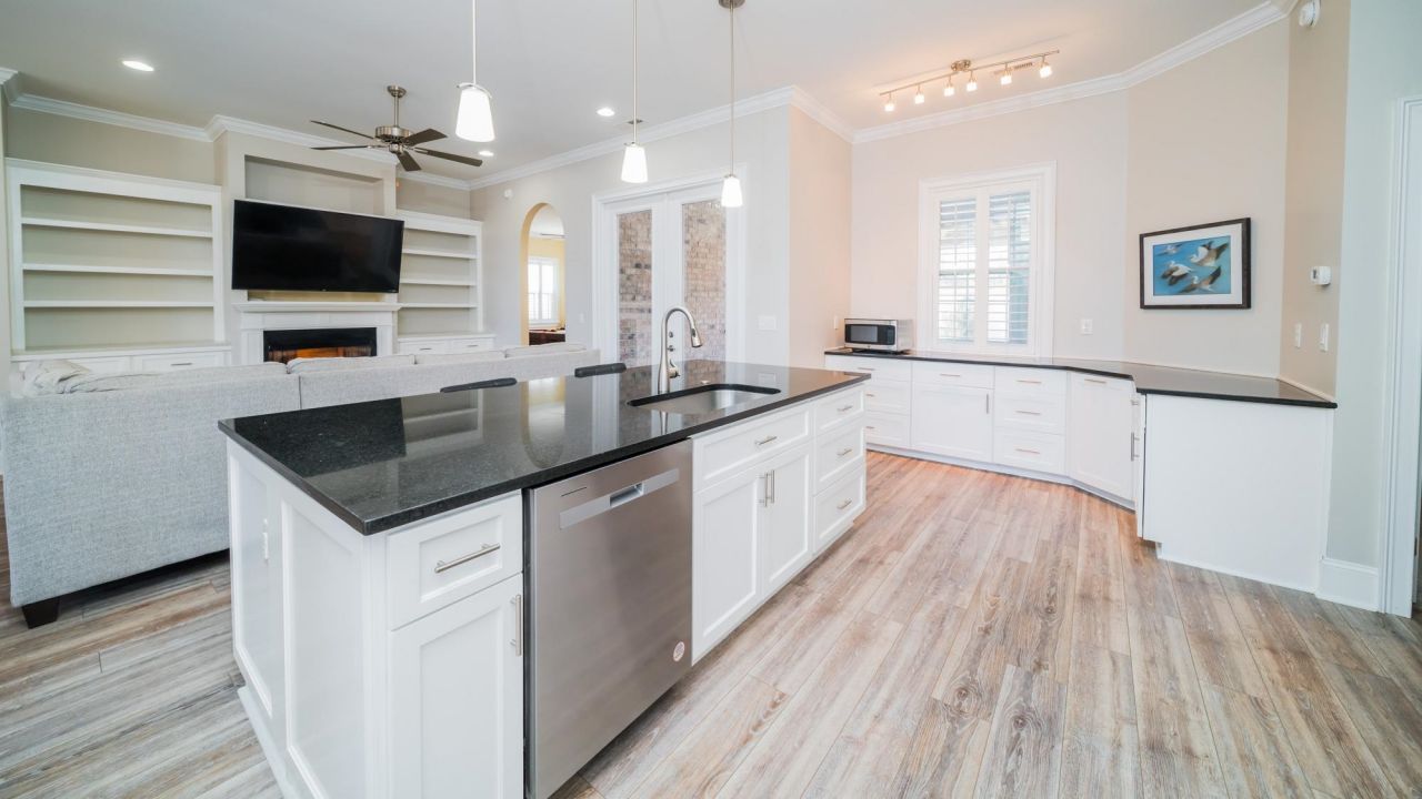 421 Waterfall Circle Photo 9