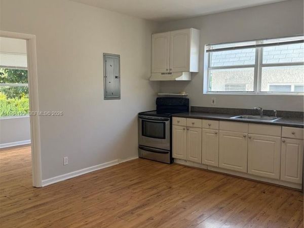 576 NE 63rd St, Unit 8, Miami, FL 33138