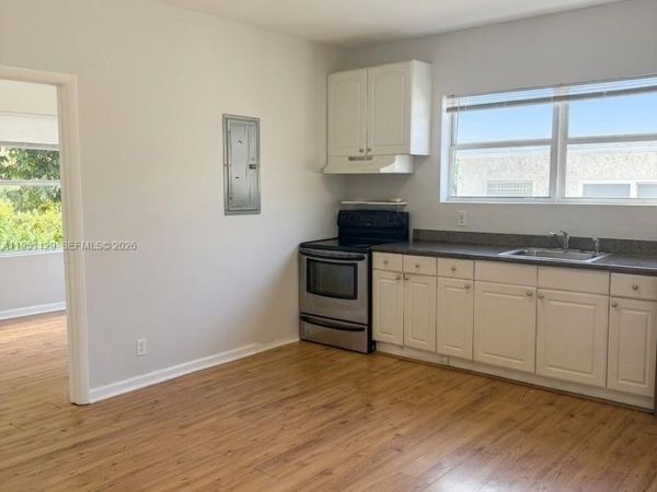 576 NE 63rd St, Unit 8, Miami, FL 33138