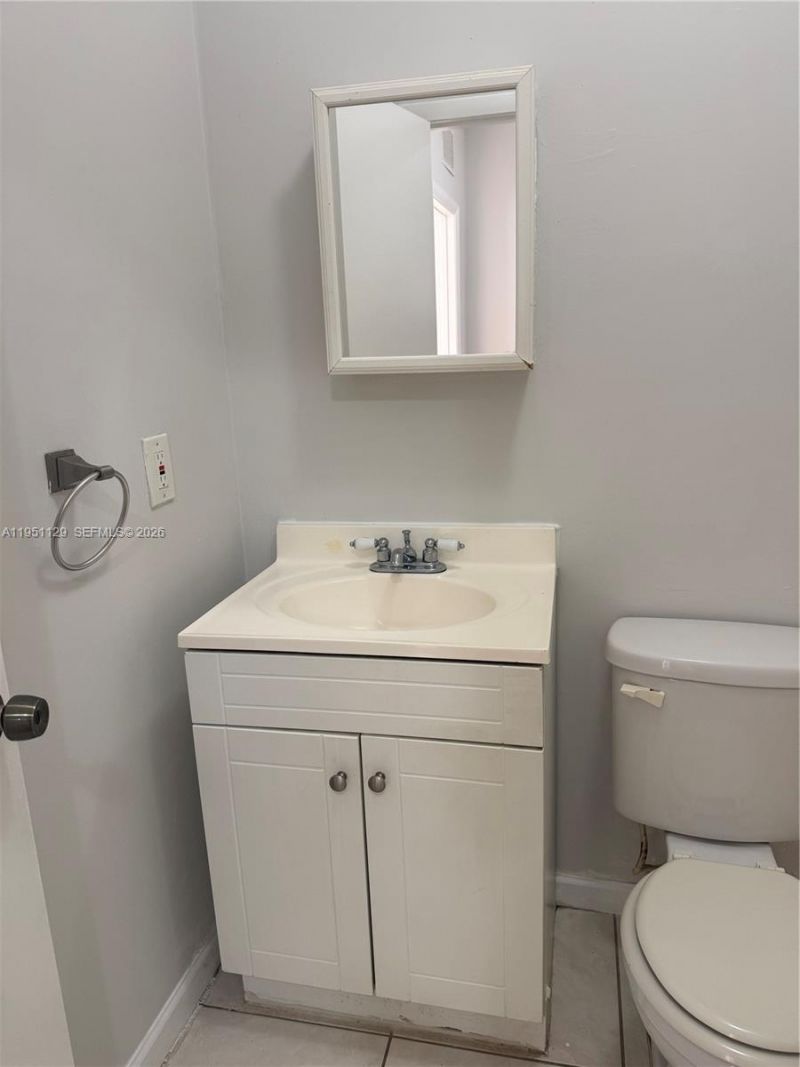 576 NE 63rd St, Unit 8, Miami, FL 33138 Photo