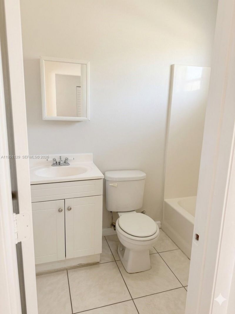 576 NE 63rd St, Unit 8, Miami, FL 33138 Photo