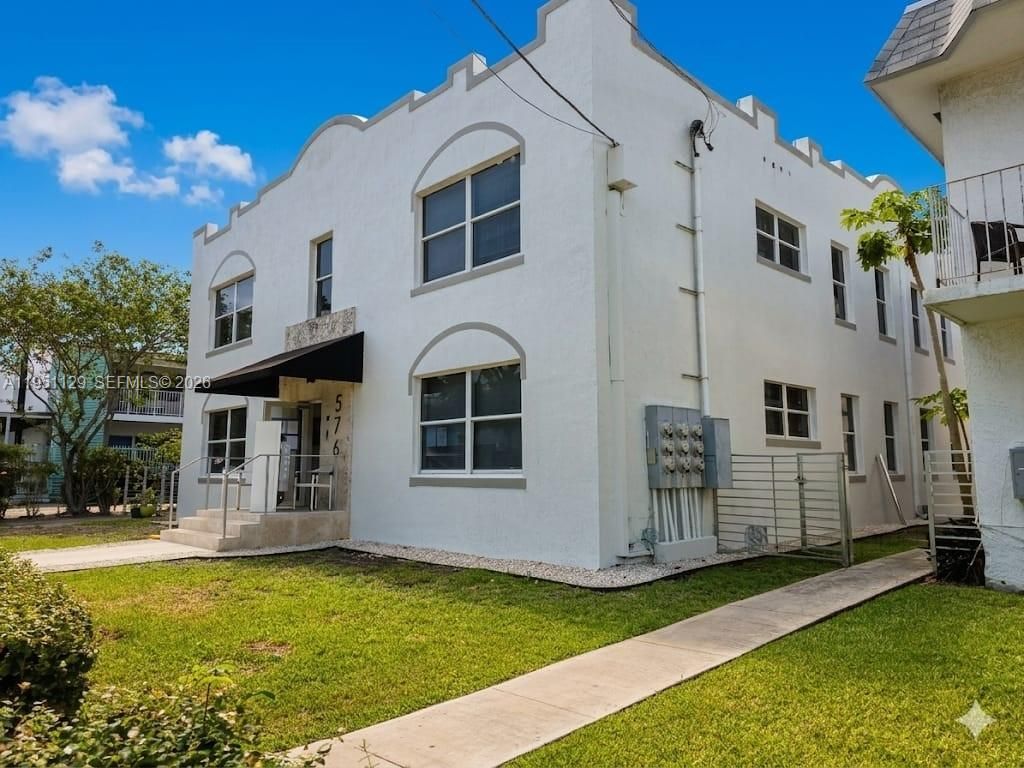 576 NE 63rd St, Unit 8, Miami, FL 33138 Photo