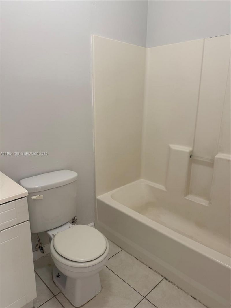 576 NE 63rd St, Unit 8, Miami, FL 33138 Photo