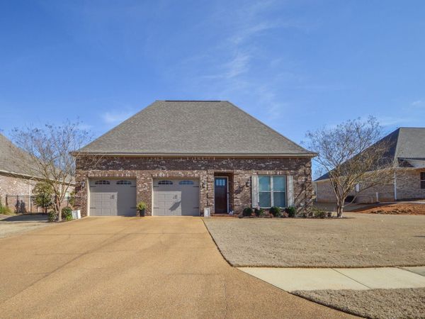 106 Kingwood Dr, Starkville, MS 39759