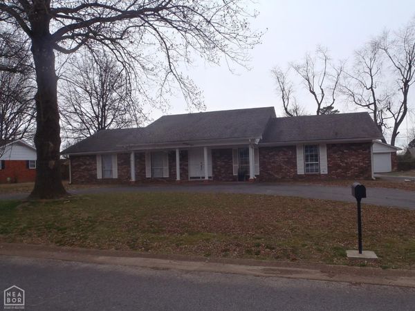 2712 Highland Drive, Newport, AR 72112