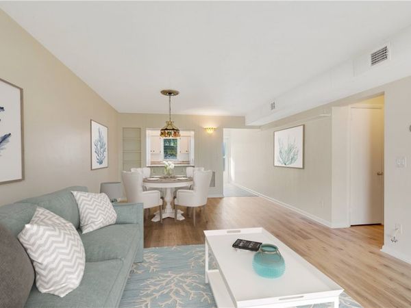 677 Royal Palm Boulevard, Unit 6, Vero Beach, FL 32960