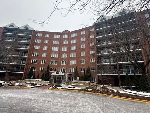 8560 W Foster Avenue, Unit 604, Norridge, IL 60706