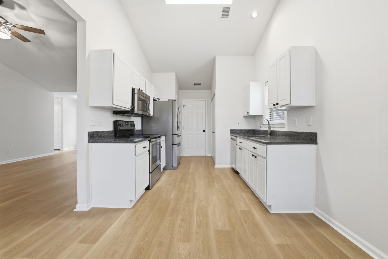 4566 Fringetree Dr. Photo 10