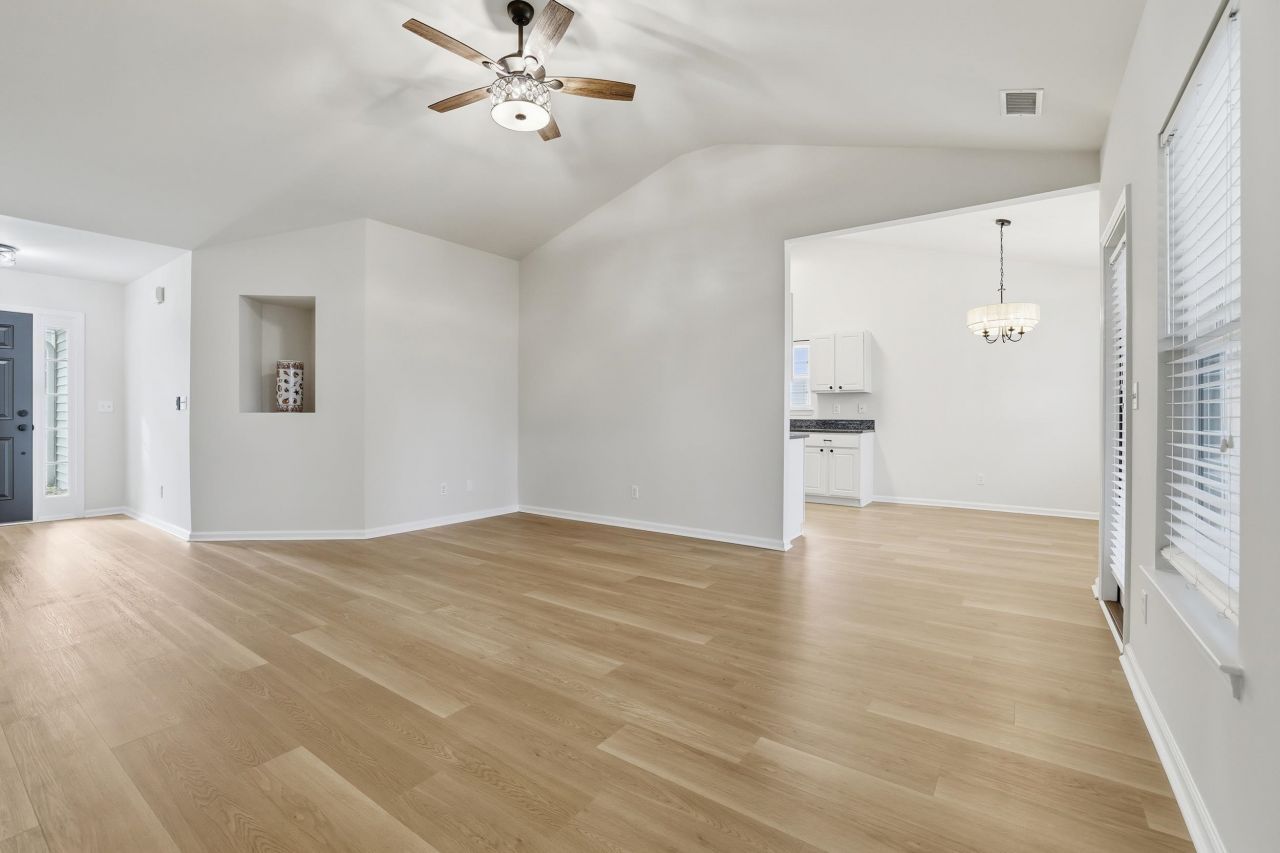 4566 Fringetree Dr. Photo 6